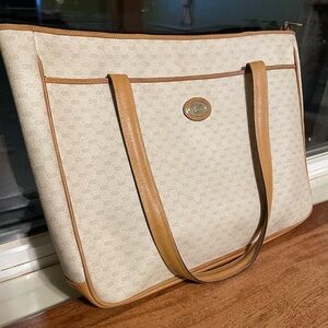 Super clean vintage women’s gucci shoulder bag